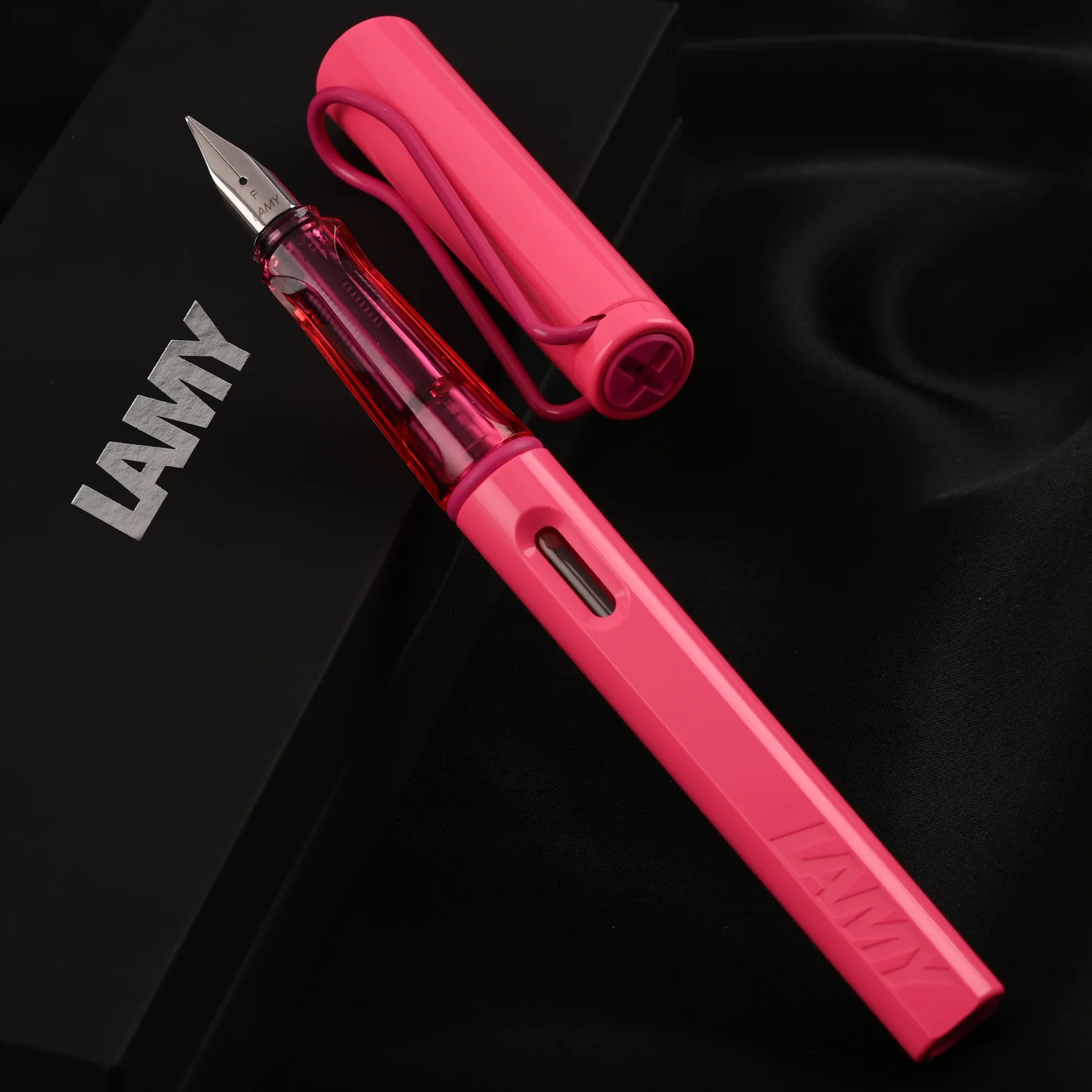 Lamy Safari Neon Pink – Fountain Pen